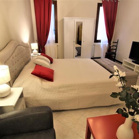 Central And Spacious Apartment Venedig Eksteriør billede