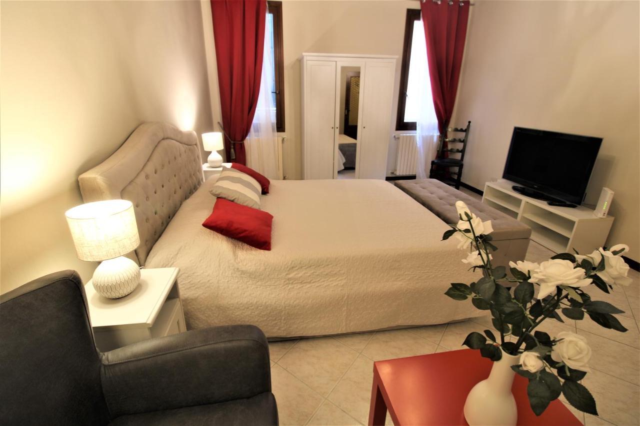 Central And Spacious Apartment Venedig Eksteriør billede