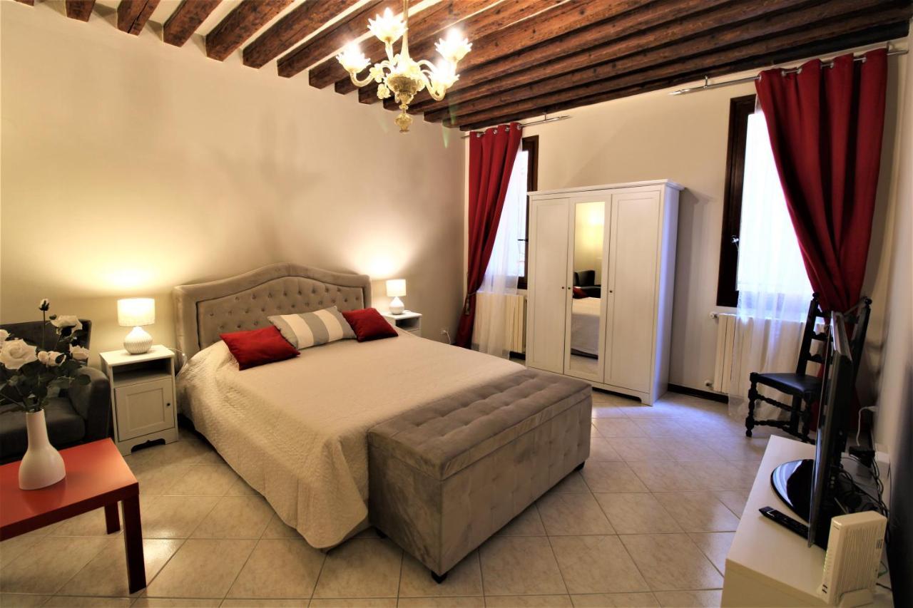 Central And Spacious Apartment Venedig Eksteriør billede